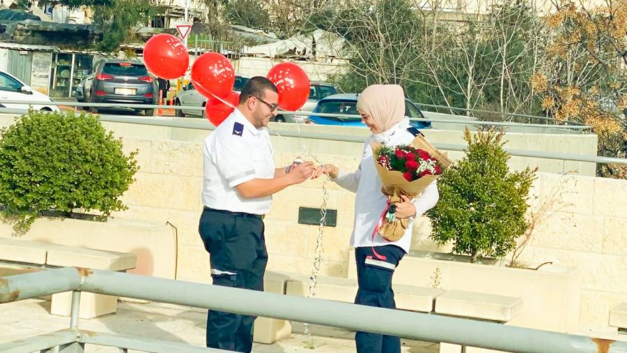 القدس : الزوجان اللذان التقيا وخُطبا في محطة نجمة داوود الحمراء